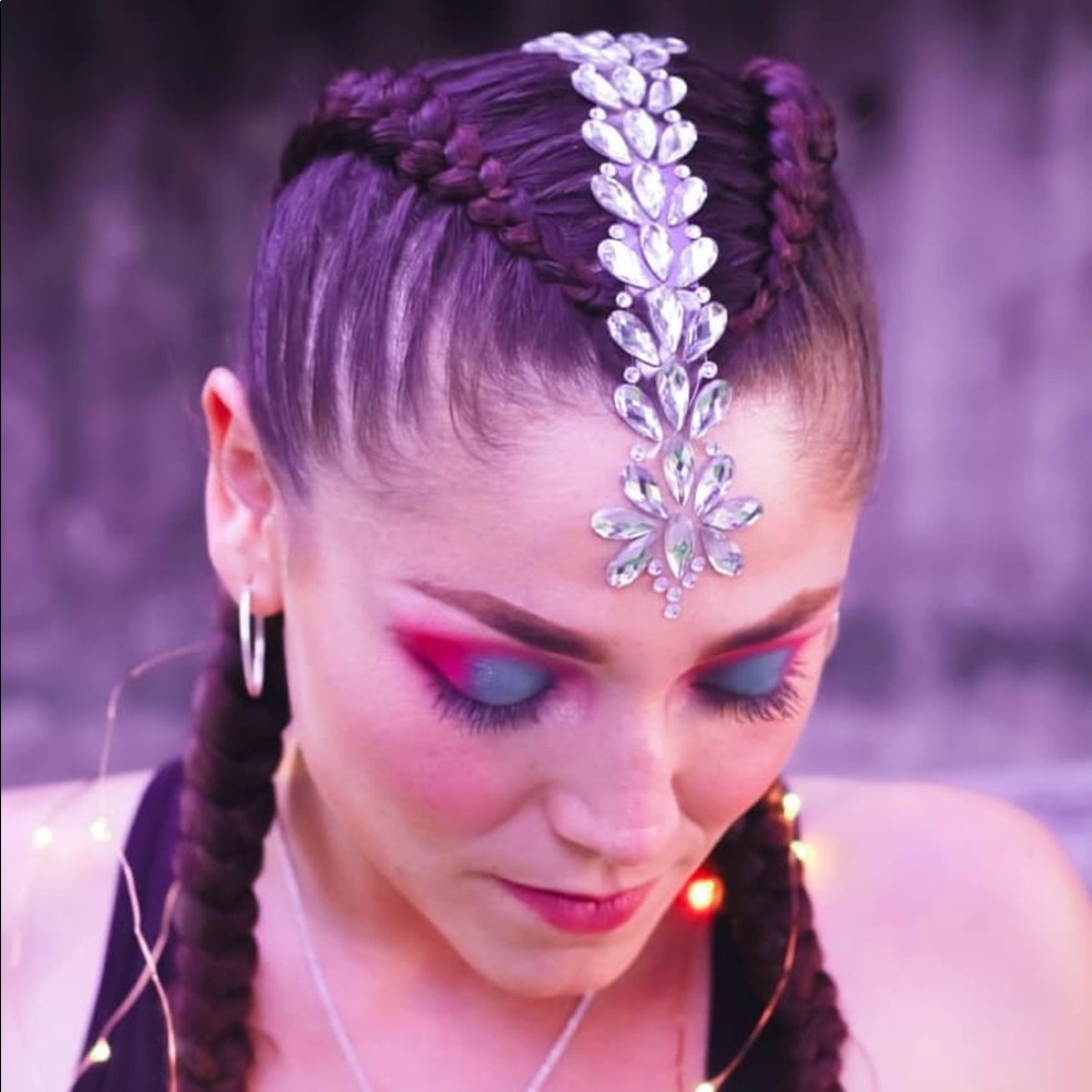 Jewels Babe - Picture 1 of 5